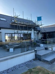 AM Scaffolding Yorkshire luxury home scaffold setup.